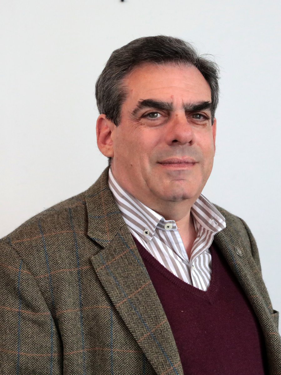 Desde la comunidad UBA, lamentamos profundamente el fallecimiento de Oscar García, secretario de Educación Media de nuestra Universidad, docente querido, respetado y valorado por su aporte a la educación pública. 

Enviamos un entrañable abrazo a su familia, colegas y amigos/as.