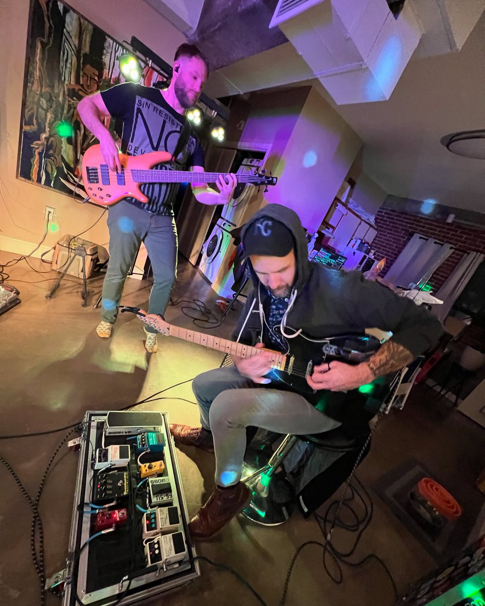 Can you find the bumblebee socks???

#guitarplayer #bassplayer