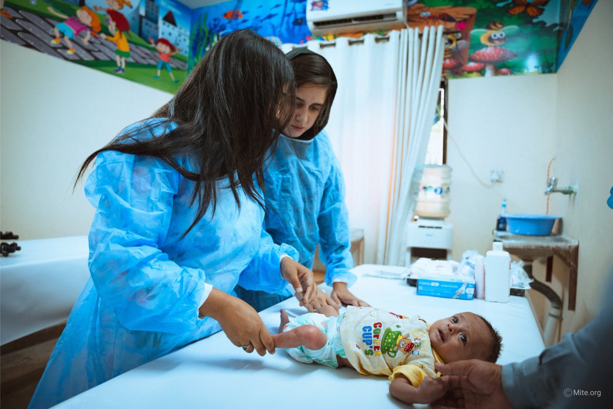 MiracleFeet tweet media