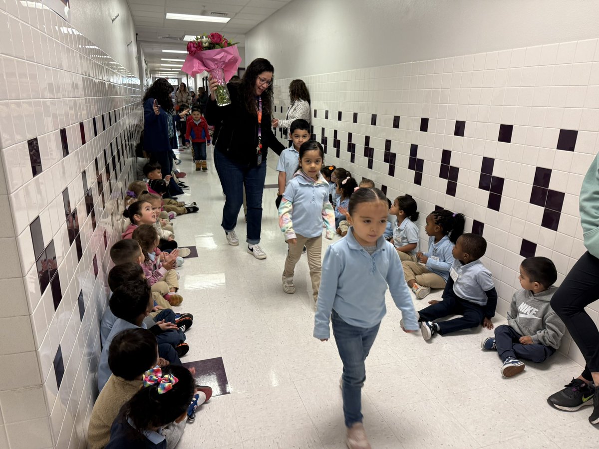 JonFlores_EP's tweet photo. 25-26 @Ituarte_ES Teacher of the Year. Congratulations @EMirandaG_IES on this well deserved honor! #YouMeRIE #ALLIN https://t.co/7jMCo6QA2n