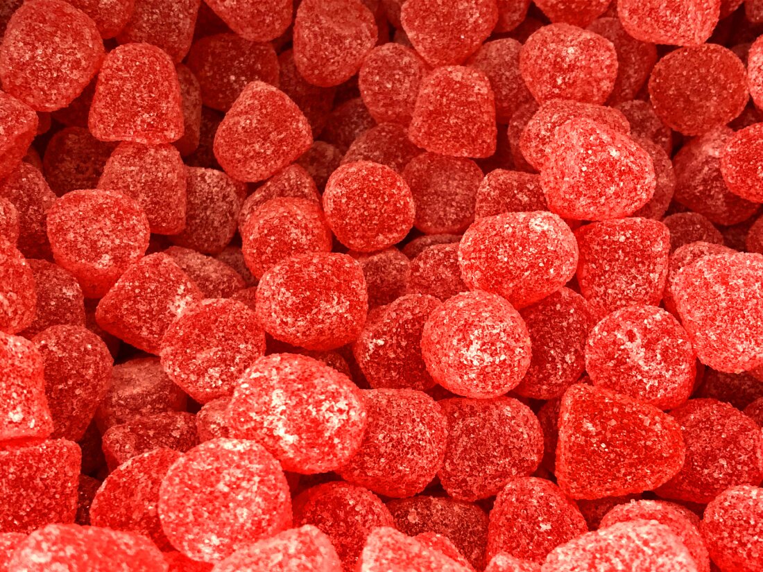 SawyerMerritt's tweet photo. NEWS: After 56 years, the FDA today officially banned the use of Red Dye No. 3 in foods and beverages in the US.

Food manufacturers will have until Jan. 15, 2027 to reformulate their products. 3,200 brand-name food products contain Red 3.

"The FDA cannot authorize a food additive or color additive if it has been found to cause cancer in human or animals," Jim Jones, the FDA's deputy director for human foods, said in a statement.