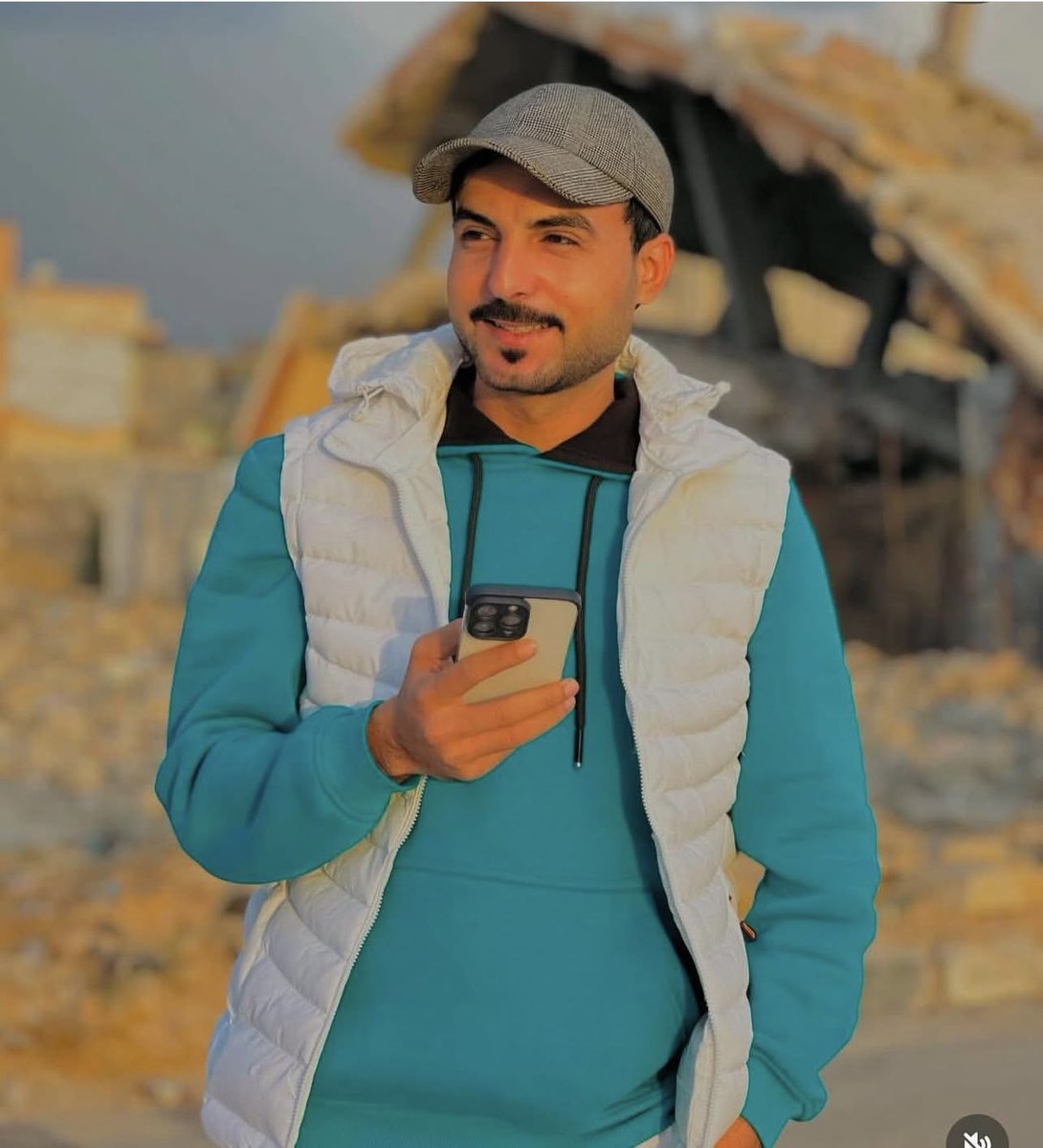 في الساعات الأخيرة الجيش إستهدف الصحفي أحمد أبو الروس 
💔