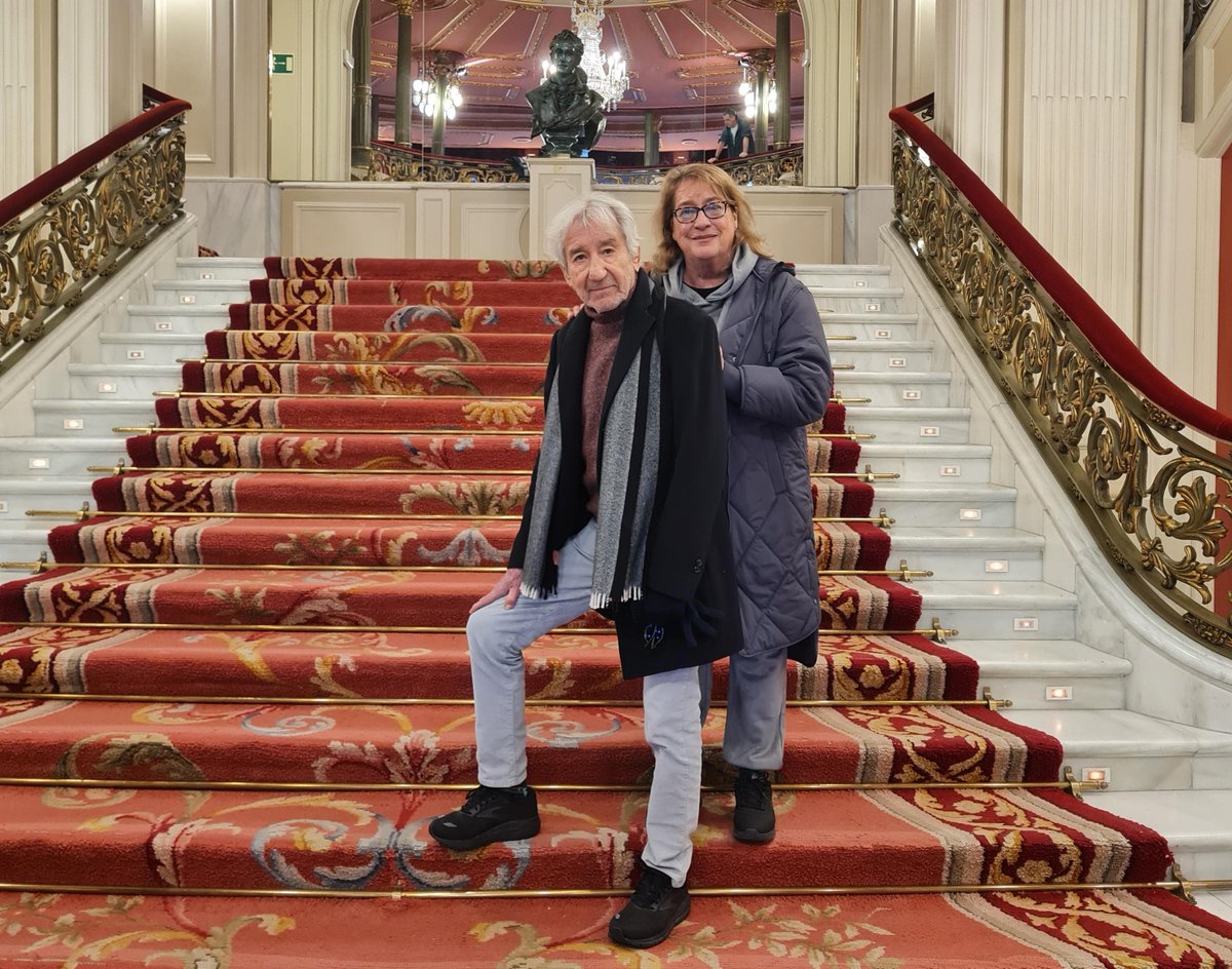 Teatro_Arriaga's tweet photo. ¡Qué inmensa alegría nos da recibir a José Sacristán y Ana Marzoa en el Arriaga!
Estas dos grandes figuras de la escena presentan en este momento LA COLECCIÓN, la obra que ofrecemos desde mañana hasta el domingo 👏🏼👏🏼👏🏼
#Bilbao #TeatroArriaga https://t.co/sJH5KjsMzJ