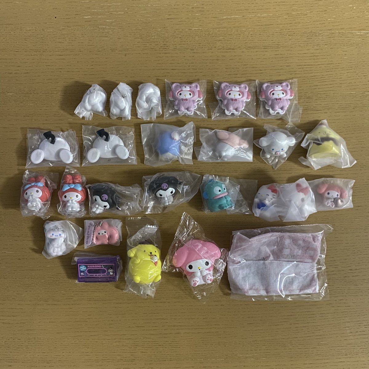 dalsom9_'s tweet photo. サンリオ エンジョイアイドルシリーズ ウエハース ステッカー ガチャガチャ 交換

譲：画像

求：同異種 ポムポムプリン ハローキティ コロコロクリリン チャーミーキティ ミミィ ポチャッコ マイスウィートピアノ 等
上記以外の他キャラも検討◎

✅リトリン必読
✅リトリン記載日手渡しor郵送 https://t.co/dqoT2FvJW7