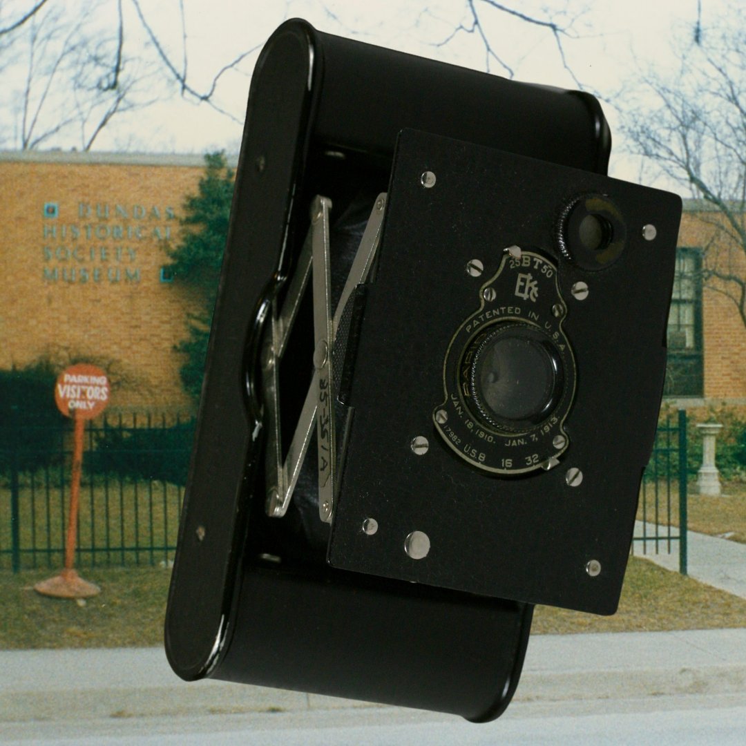 Happy #MuseumSelfieDay!

Visit the Dundas Museum today from 10am-4:30pm to snap a selfie with your favourite artifact.

#MuseumSelfieDay2025 #MuseumSelfie #DundasOn #DundasOnt #HamiltonOn #HamiltonOnt

(Image is of a c.1916 "Autographic Vest Pocket Kodak" camera)