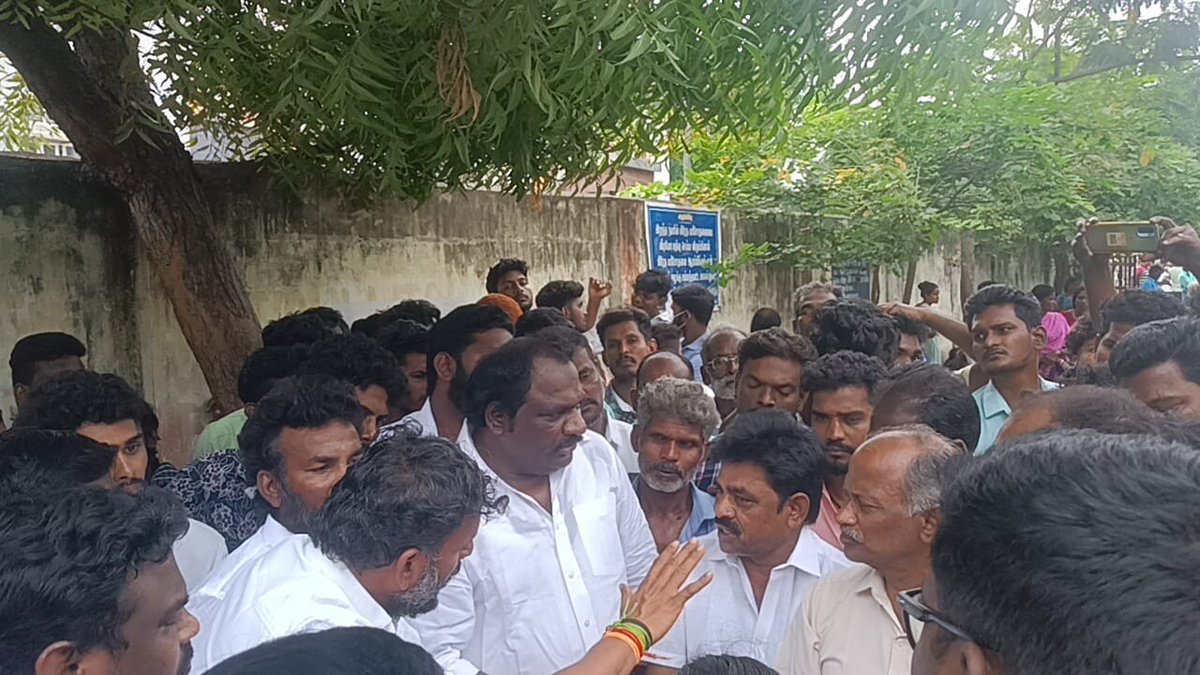 solaimrajaadmk's tweet photo. #Jallikatu #Madurai #playerdeath https://t.co/TmthG072U1