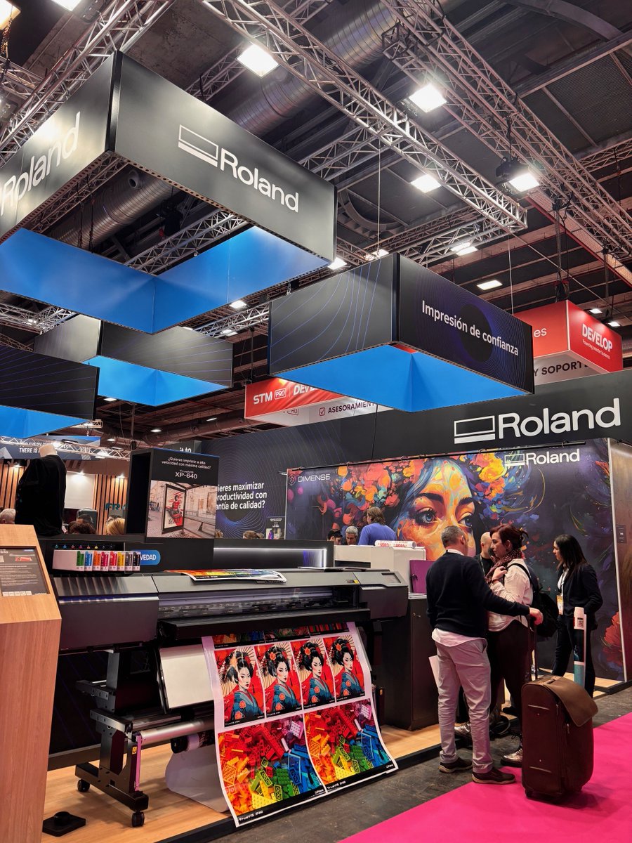 🎉 ¡Exitosísima jornada #CPrint2025!

Apoyando a nuestros colaboradores y compartiendo momentos increíbles con asociaciones como <a href="/GremiIndGrafCat/">GREMI de la Indústria i la Comunicació Gràfica</a>  y @ASEIGRAF, así como numerosas empresas del sector🤝

Nos vemos mañana, pabellón 14, stand J20 🏢

#Neobis #ComunicaciónGráfica