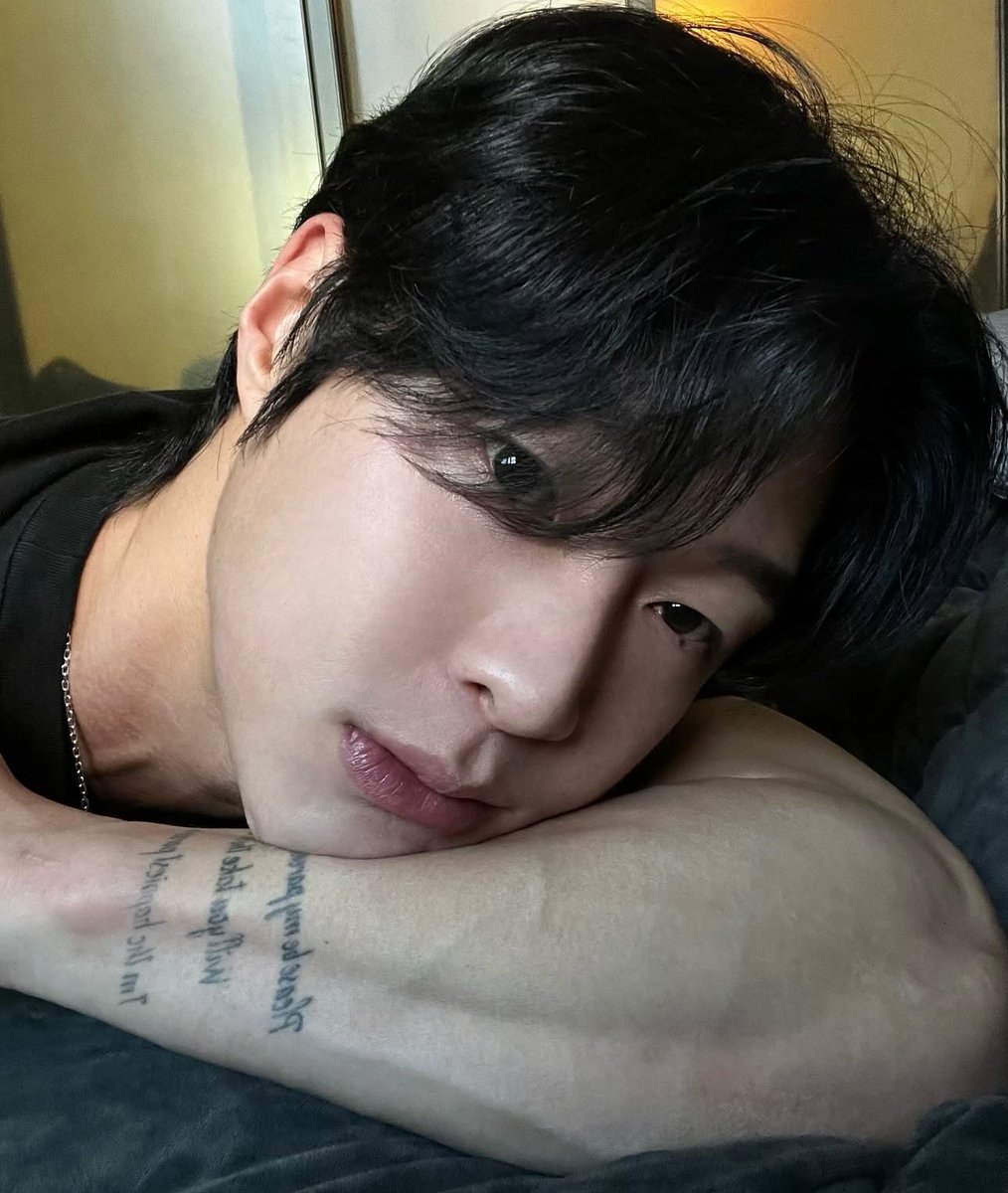 wㅡ

sleepy as hell.