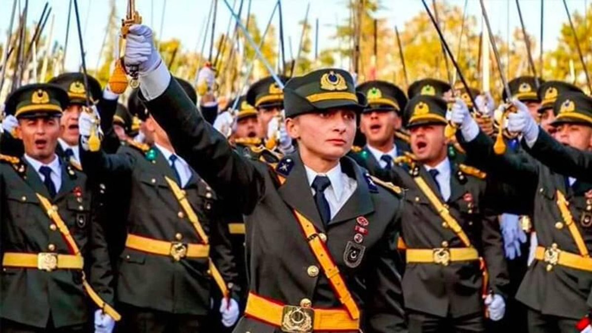 Ülkemizin kurucusu ve kurtarıcısı Başkomutanımız Mustafa Kemal Atatürk lehine slogan attıkları için disipline sevk edilen teğmenlerimiz asla yalnız değildir. Üzerinde askeri üniforma olan tüm askerlerimiz Mustafa Kemal'in askerleridir.Bizlerde Mustafa Kemal'in Askerleriyiz.