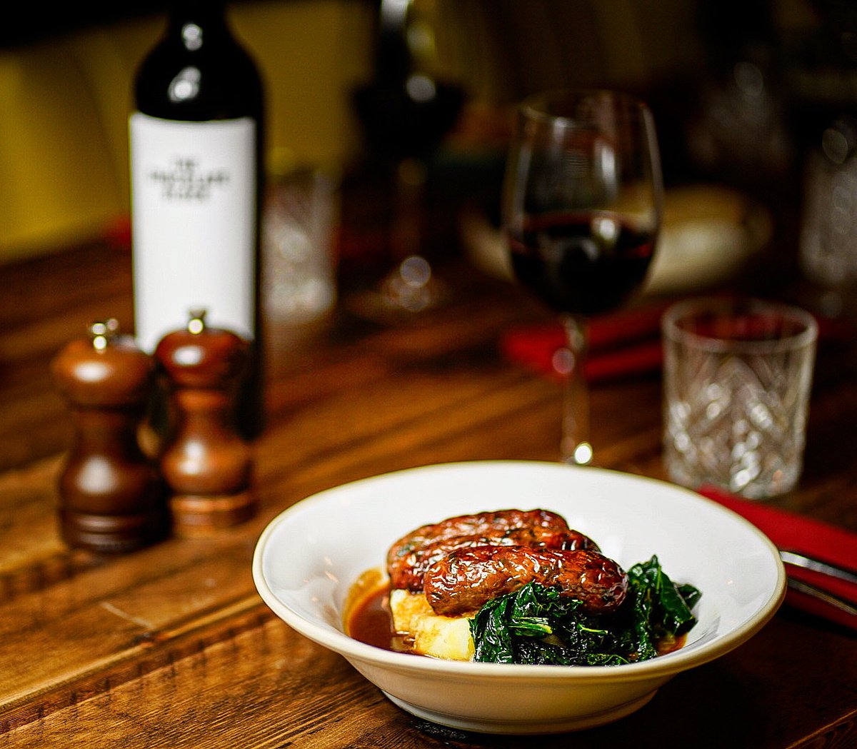 Cumberland sausages, creamed mash, greens and gravy to warm you up this January 🍽️✨

#thebullstreatham #youngspub #seasonalsausage #feelgoodfood