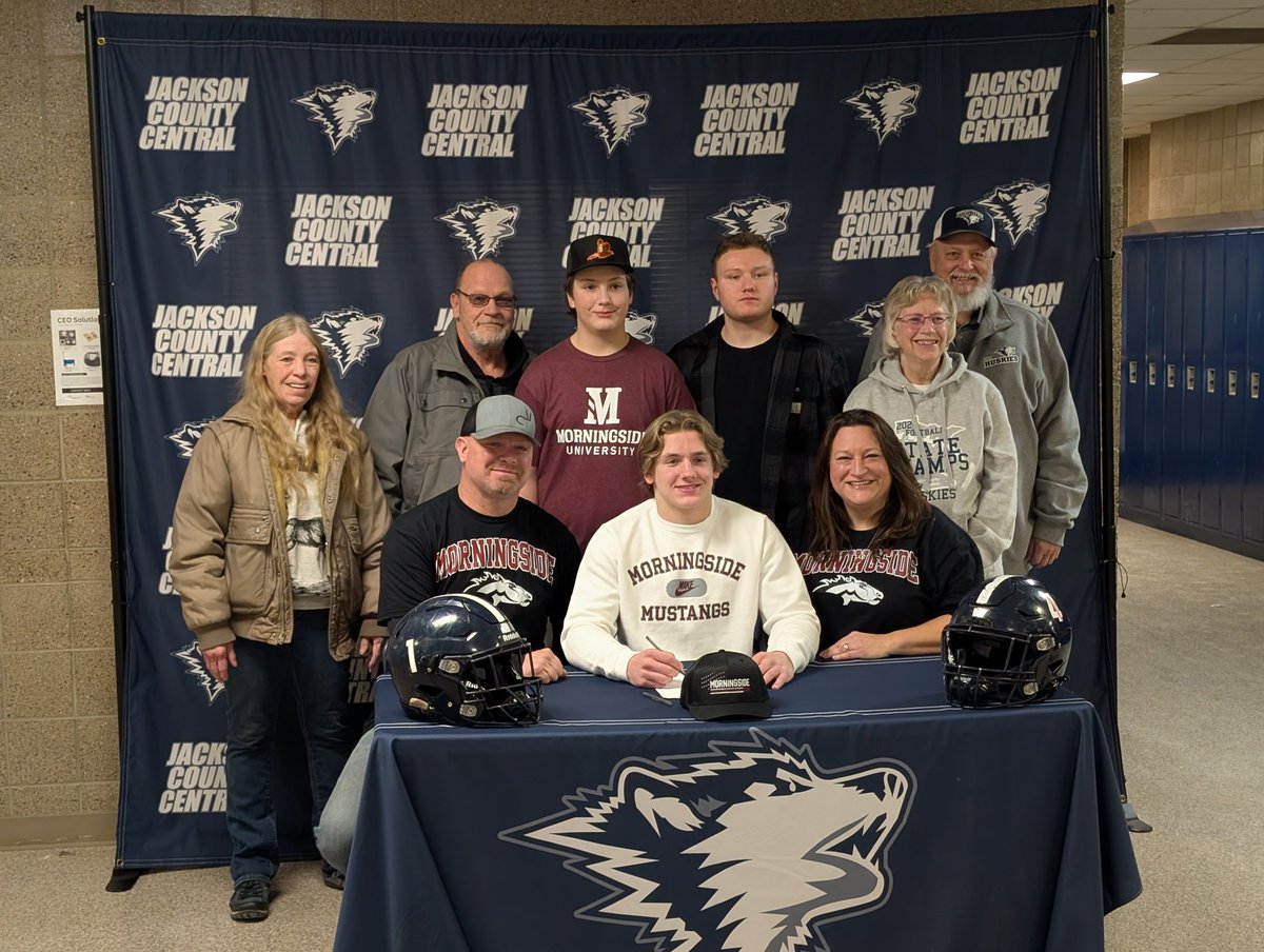 kkojradio's tweet image. Jackson County Central Huskies senior running back Clay Malchow and senior linebacker Tavion Diggs are officially signed to play football at Morningside University! Congratulations! 
#MsideMustangs #RollSide