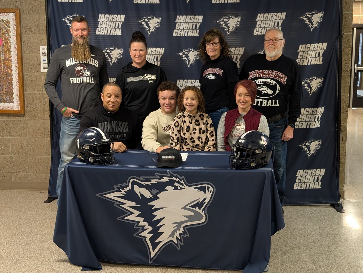 kkojradio's tweet image. Jackson County Central Huskies senior running back Clay Malchow and senior linebacker Tavion Diggs are officially signed to play football at Morningside University! Congratulations! 
#MsideMustangs #RollSide