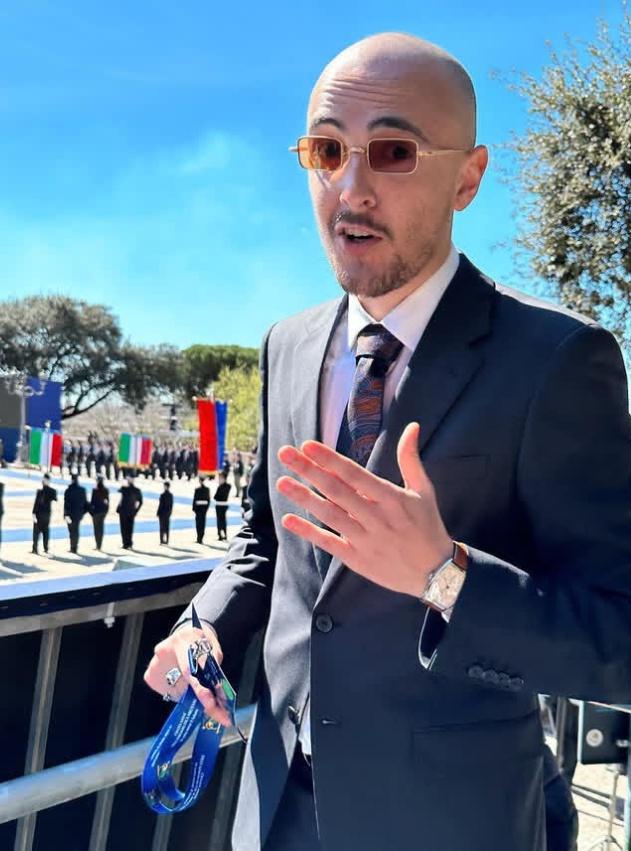 W0RLDSAPVRT's tweet photo. Surry is reportedly interested in buying TikTok for $15 to prevent the upcoming US ban. https://t.co/FDV8bcLp7b