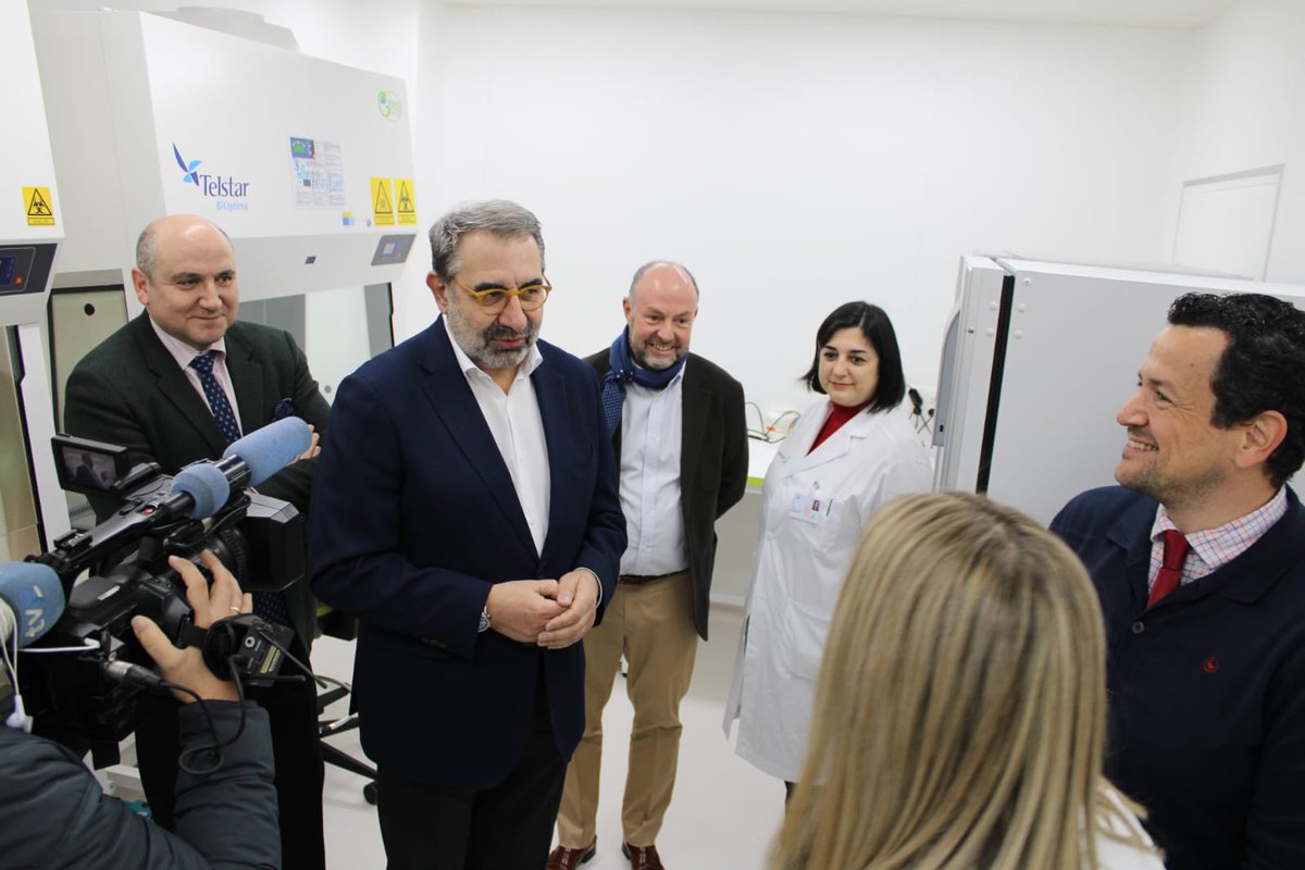 jfdezsanz's tweet photo. He visitado la nueva Unidad de Cultivos Celulares en el Hospital Universitario de CR. Ampliamos nuestra infraestructura científica con un recurso muy valioso para los investigadores de la región porque les ofrece capacidad técnica y asesoramiento experto para sus proyectos https://t.co/cRpXOStROR