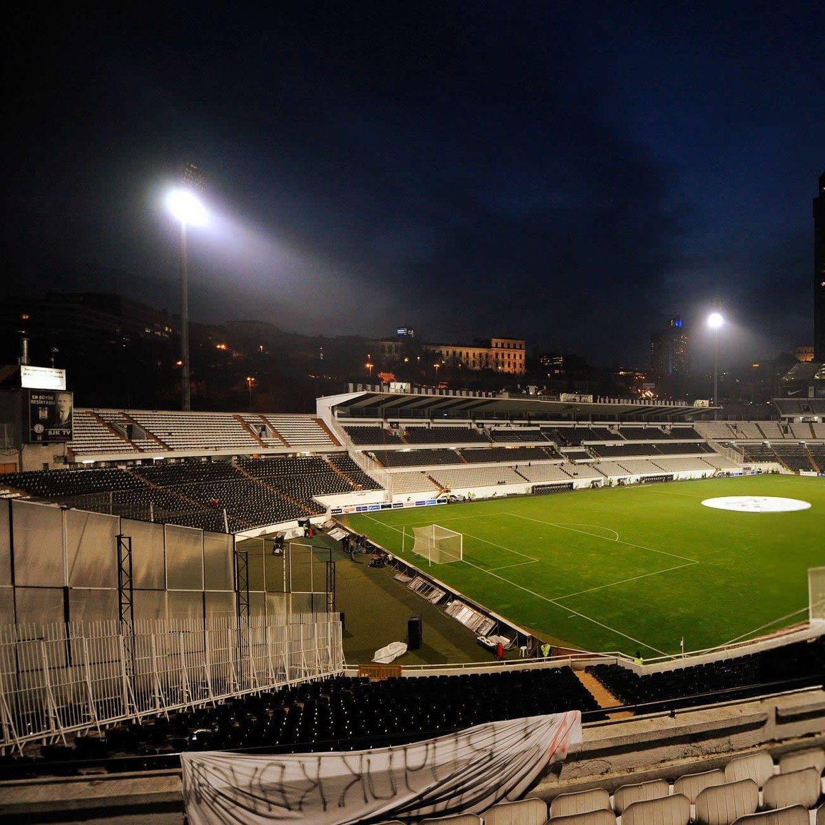 🎶 Tame Impala - Let It Happen 🎶