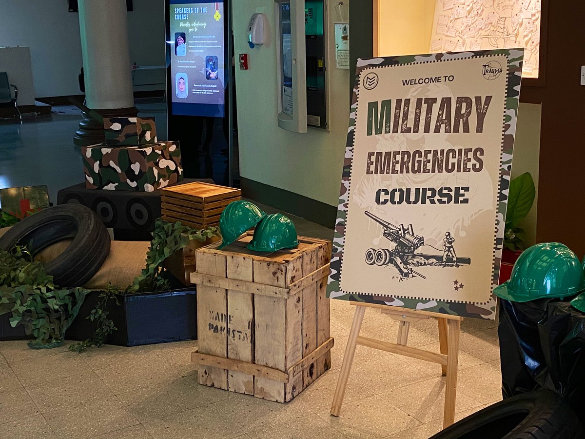 Sema_SA5's tweet photo. Incredible effort as expected from our team🪖🪖
and guess who is the best photographer📸🤍
#MilitaryEmergenciesCourse
#TraumaTeam2025 https://t.co/28E3iP1EOx