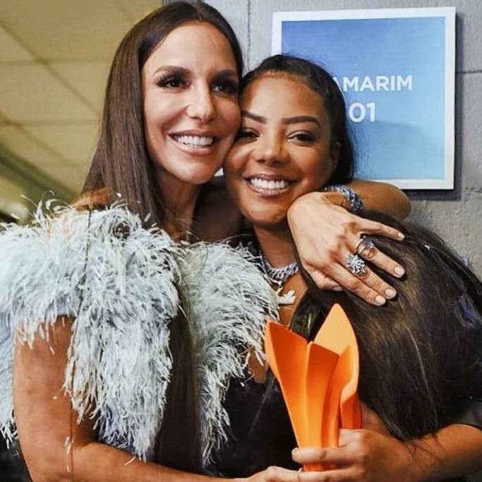LudmillaGallery's tweet photo. Ludmillers, hoje a partir das 21h, o EP “O Verão Bateu Em Minha Porta” de Ivete Sangalo ficará disponível em todas as plataformas digitais!

Sigam @AcessoSangalo e @exercitosangal para mais informações sobre o lançamento da rainha Ivete. https://t.co/AmHSXvGTv4