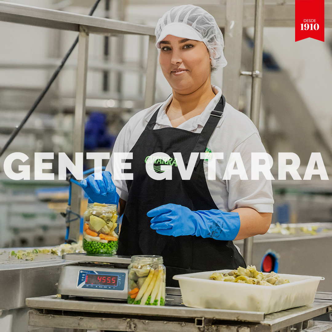 ¡Hoy te presentamos a Loubna! 🌱 Lleva 8 años formando parte de Gvtarra, trabajando en planta y siendo una pieza clave en la producción que llega hasta tu mesa 🏭✨.

Loubna tiene una debilidad especial: ¡añadir las verduras a su tajín! 🥕🍆🍅

#Gvtarra #EquipoGvtarra