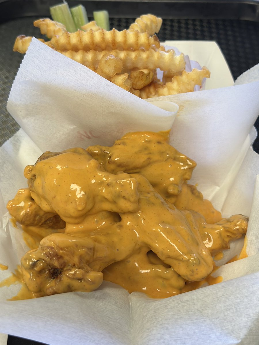 WemosWings's tweet image. 😉 You’ve been good all year, shouldn’t you reward yourself?

🍗 Make it a Wemo’s Wednesday 

📞 Call in your order at 251-633-5877

💻 Order online at WemosWings.com 
#wemos #mobileal