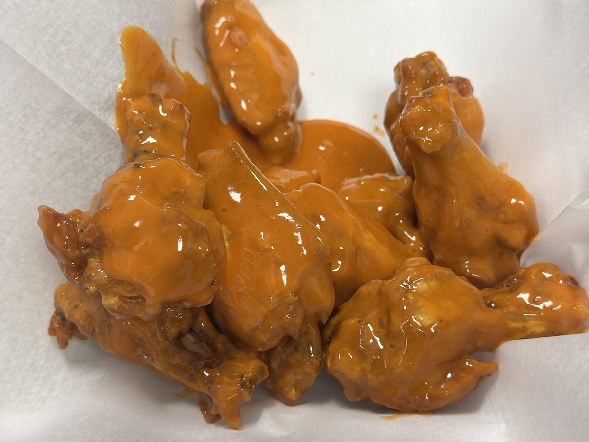 WemosWings's tweet image. 😉 You’ve been good all year, shouldn’t you reward yourself?

🍗 Make it a Wemo’s Wednesday 

📞 Call in your order at 251-633-5877

💻 Order online at WemosWings.com 
#wemos #mobileal