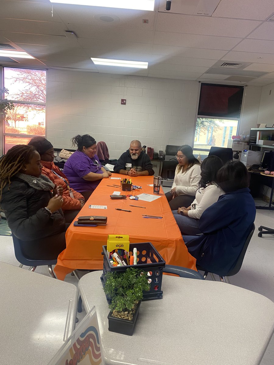 Thank you AMS parents for joining us for Coffee with the Principal! ☕️🐾🖤💛🖤💛 <a href="/CISElPaso/">Communities In Schools of El Paso</a> <a href="/HAntwine_MS/">Patricia Pedroza</a>