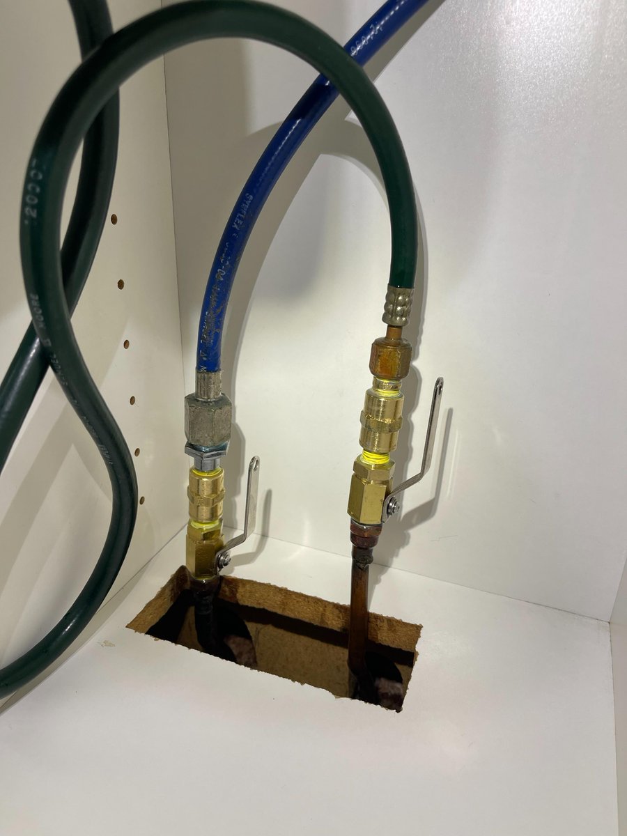 SiliconPlumbing's tweet image. When you need a new bathroom fixture installed or are experiencing a leak that you need repaired, Silicon Pro Service Plumbing is the company to call. siliconproplumbing.com #GasLineRepair #GasLineInstallation #LeakRepairs #MedicalGasInstallation #HydroJetting