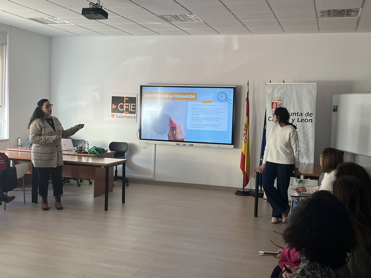 Primera sesión del curso Accesibilidad cognitiva y educación, impartido por Esther y Erika de Plena Inclusión <a href="/CFIESAconv/">Asesoría de Convivencia del CFIE de Salamanca</a> <a href="/Plenainclusion/">🍀 Plena inclusión</a> #formaciónCyL