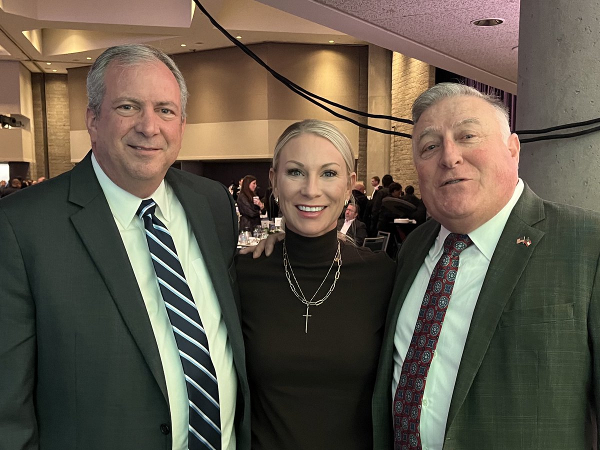 BruceWhiteSF's tweet photo. Always enjoy kicking off the legislative year with the GA Chamber Eggs &amp; Issues.  Thanks to @JohnKingGA for stopping by before taking the stage! https://t.co/T6SimJj6hC