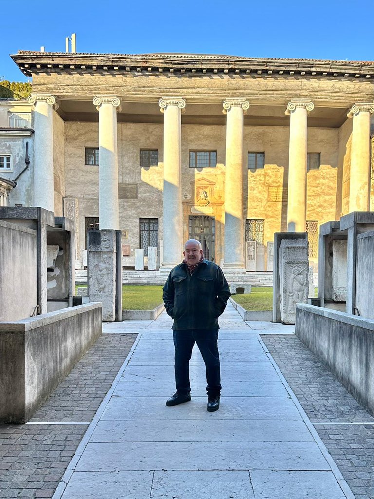 minkowski_marc's tweet photo. Quel honneur de jouer les dernières symphonies de Wolfgang, en étant sur ses traces au Filarmonico de Vérone, marquant nos débuts dans ce cadre magnifique. Salute
@mdlgrenoble https://t.co/67TLkX868S