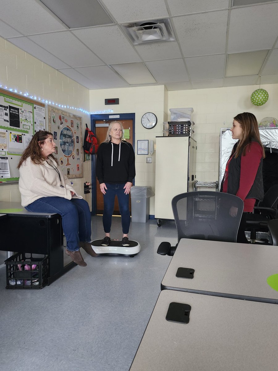 AllInAtKings's tweet photo. @KingsHSPower5 skills demonstrated as @MelissaMillerOT collaborates w/ Miss Z, Ms M &amp; Job Coach Mary to problem solve innovative ways to assist our sensory seeking students. Check out our new Wobble Board! @Kings_HS https://t.co/fQwAuFpp7K