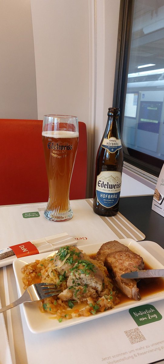 Setzt mich in einen Speisewagen und ich bin ein glücklicher Mensch. Ja,einfach glücklich. <a href="/speisewagen/">Speisewagen</a> <a href="/unsereOEBB/">ÖBB</a>