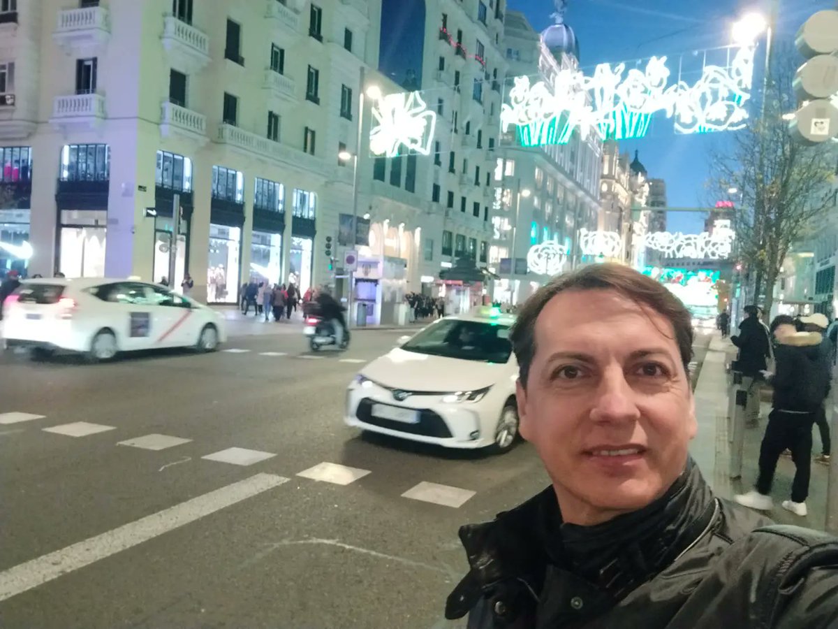 kikeroa's tweet photo. Es muy reciente...me encanta Madrid https://t.co/JOfuKIFL7s