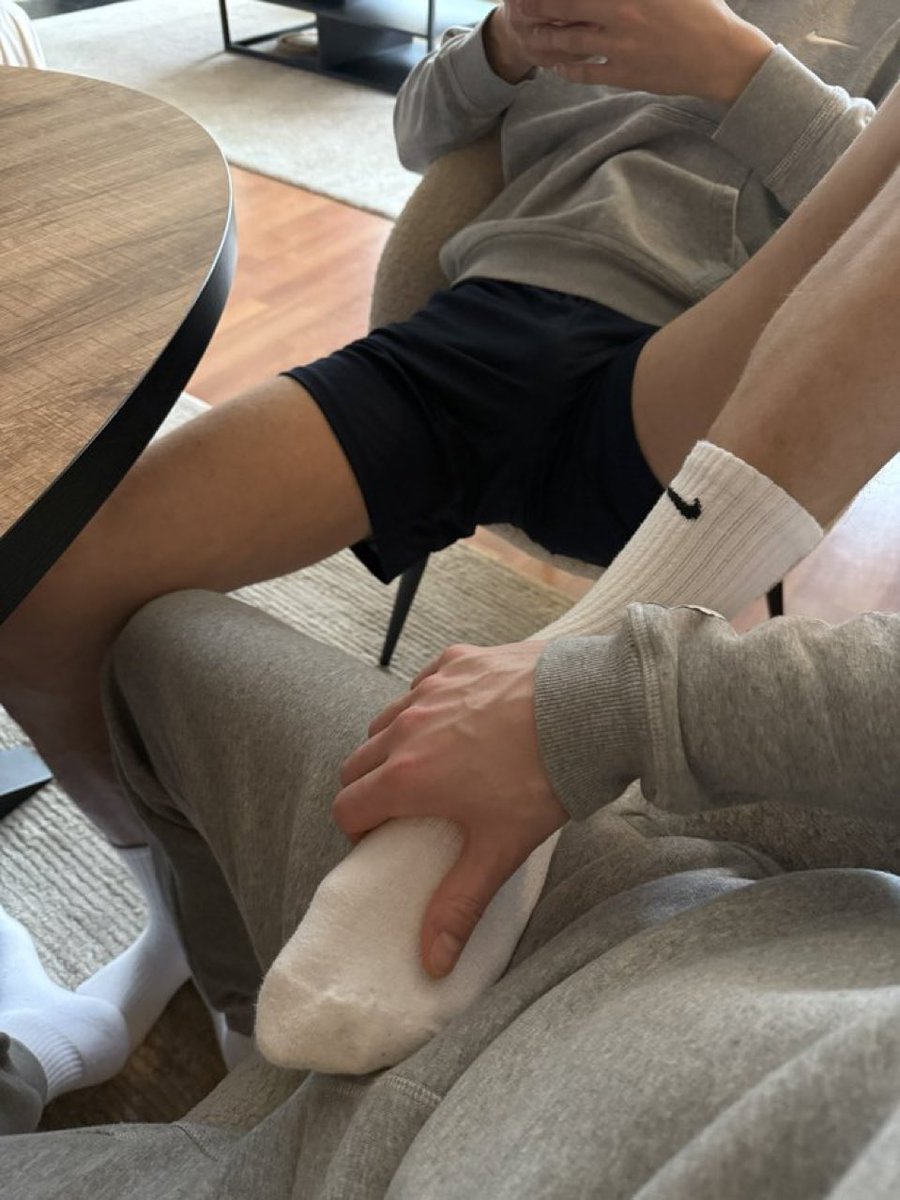 sockster8's tweet photo. Sock rubbies https://t.co/GmYyvWAaZk