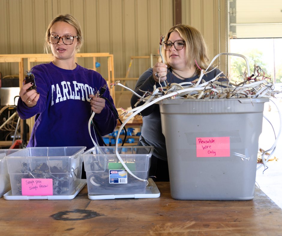 Agriculture is electrifying!⚡️Students in the Agricultural Electrical Systems (AGSD 3325) course gained hands-on experience to spark their career paths. To explore more career opportunities at the College of Agriculture and Natural Resources, visit tarleton.edu/coanr/.
