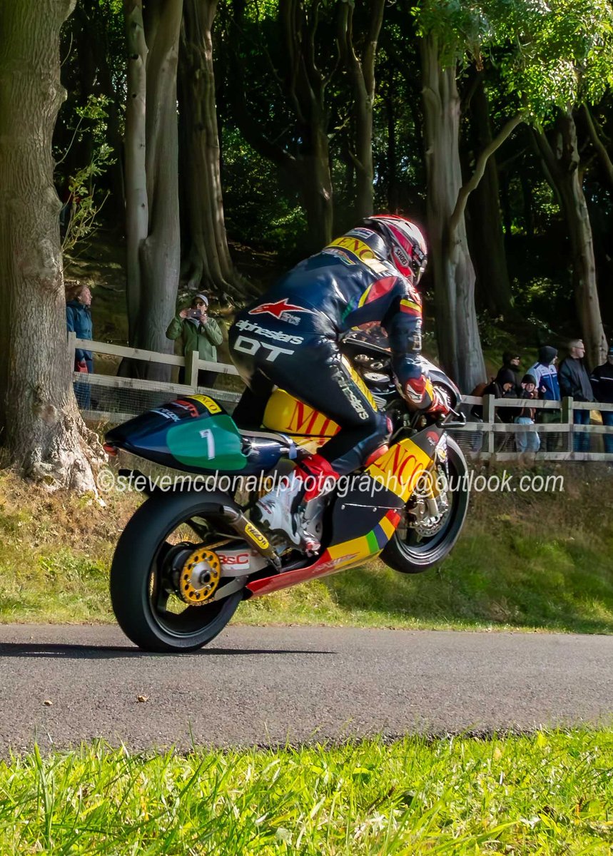 Stevemc1613's tweet photo. #WheelieWednesday #gettingthebandbacktogether
@DaveyTodd74 @PadgettsRacing1
#Stevemcdonaldphotography https://t.co/CmR2jWk50J