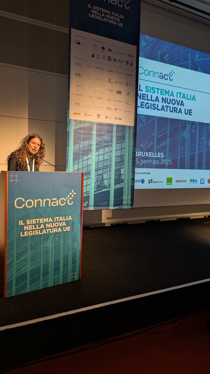 AntonellaSberna's tweet photo. Portando i saluti del Parlamento Europeo durante il primo annual meeting di #Connact ho citato la Presidente #Meloni ricordando che non avremo successo se continueremo a perseguire la #decarbonizzazione a prezzo della desertificazione economica, serve un approccio pragmatico https://t.co/VXEoQMNZYj