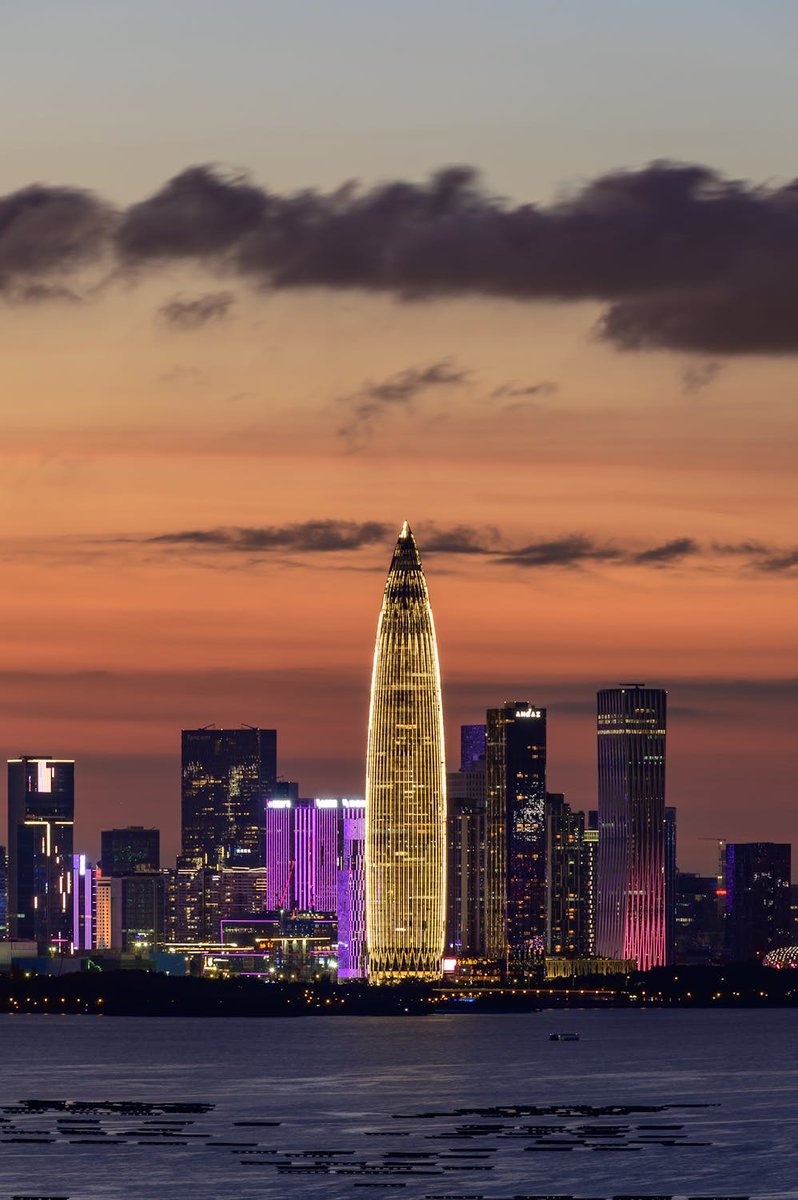 SCuriosidad277's tweet photo. 7/7🏢
El Lotte World Tower en Seúl, Corea del Sur, mide 555 metros. Este rascacielos es conocido por su diseño elegante y su contribución al turismo local. 🇰🇷
¿Qué características crees que definen la arquitectura moderna?
#LotteWorldTower #Seoul https://t.co/ZVa9wpeFp4