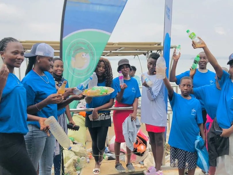 UgandaRangers's tweet photo. At a sportswear and art store strategically situated in Fort Lauderdale at 816 Las Olas Blvd., Fl,
Guy Harvey Fdtn; Preserving biodiversity and ecosystems in Africa #LakeVictoria and #RiverNile
#OEOO #GuyHarveyFoundation https://t.co/z49v0lJ2ev