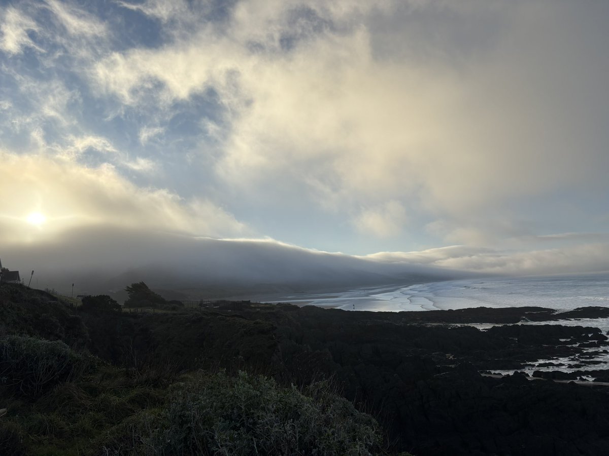 WoolacombeSurf's tweet photo. From mist, clouds to clear sky and sun! ☁️🌥️☀️🌊 #woolacombe #surf #mist #beach #sand #bigtides #surfing #surfsup #epic #offshore #winter #surfer #woolacombebay #combesgate #northdevon #reflections #january https://t.co/8qupcVVMUY