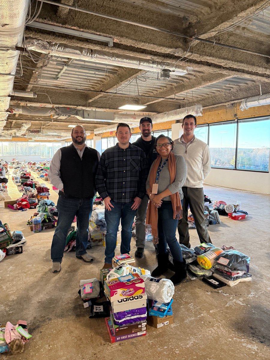 BurlFoodPantry's tweet photo. A heartfelt thank you to the team at Piedmont Realty for kindly offering a space for PHP to manage and store gifts for the 2024 Wish Tree Program! These amazing individuals even volunteered their time to assist!
#BurlingtonMA #wishtree https://t.co/uIky0kvN7u