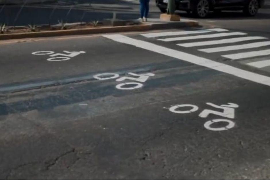 soy_502's tweet photo. Así funciona el "área de espera" para motos en semáforo de la ciudad
🏍️Este nuevo espacio busca brindar seguridad y libertad peatonal. #CuidadoMutuo #Comunidad
Lee más aquí: https://t.co/m9ZiLWk04h https://t.co/Htl9cDwXWx