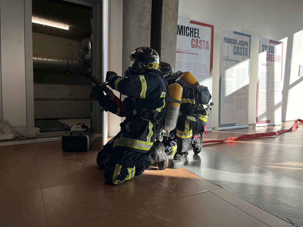 sis_2b's tweet image. Exercice incendie au musée de #Mariana à Lucciana. Pompiers de #Lucciana et du #SIS2B simulent un incendie parti dans un local à proximité d’une salle d&apos;exposition. Mise en sécurité des employés et protection des œuvres de valeur culturelle. 
#mairiedeLucciana #musée de Mariana.