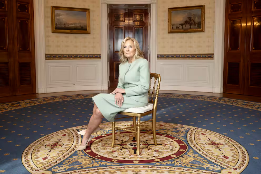 JonFlan's tweet photo. THANKS to JILL BIDEN - a First Lady with class who navigated a world that less and less cares for style, grace, content and courage.  Joe and Jill made a difference for the better. https://t.co/qgWXvzMTFj