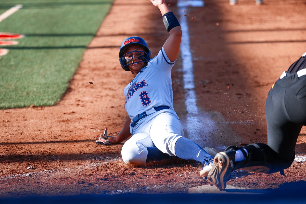 Three weeks from today...

Softball SZN is back 🤭

#HottyToddy