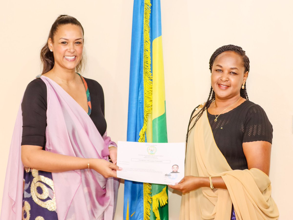 RwandainGhana's tweet photo. Today, Ms. Noblet Lūcia Georgette Mamatta joined the Rwandan Community in Ghana by taking her oath of nationality in a solemn ceremony held at our Chancery in Accra.
Her grant was published in the Official Gazette of 7 November 2024. https://t.co/J3lx2QqQpQ