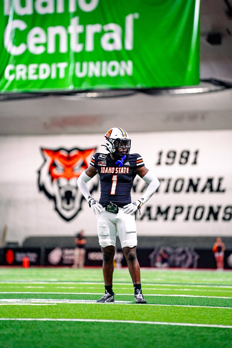LOOKING FOR AN AGENT‼️

I am looking for an agent for my representation. If you are interested or have any suggestions, please contact me! 

⁃CB/Nickel
- 5 year starter at Idaho State University (FCS)
⁃Can play all positions in defensive Secondary