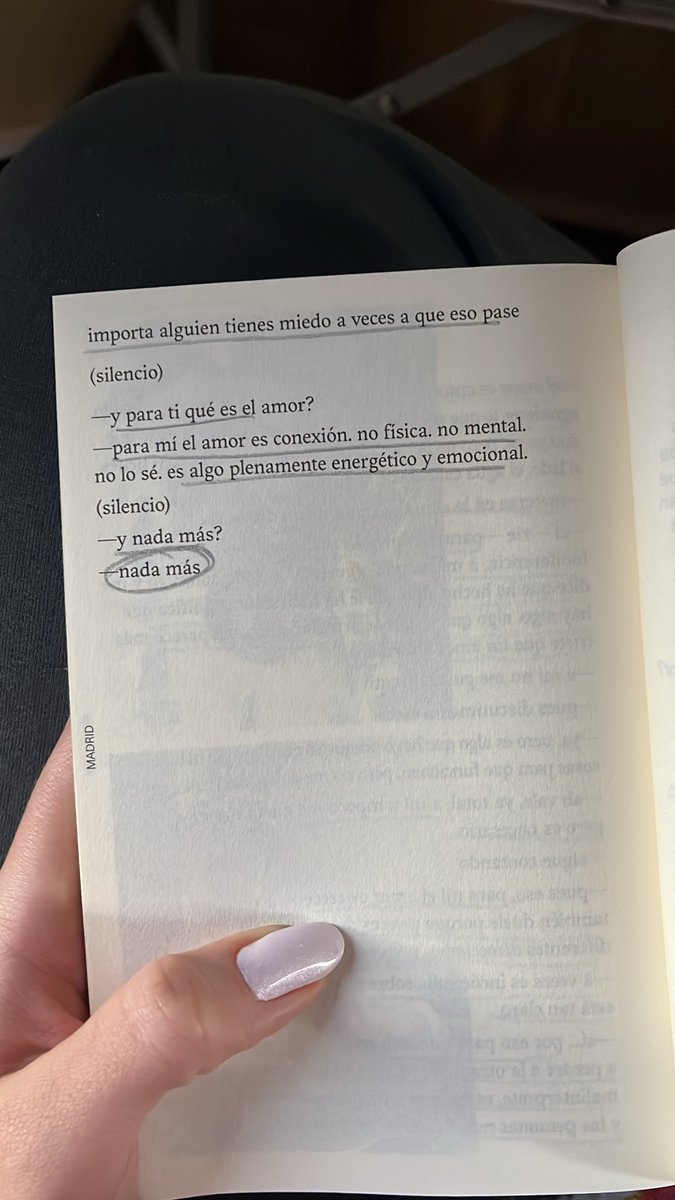 abril tweet media