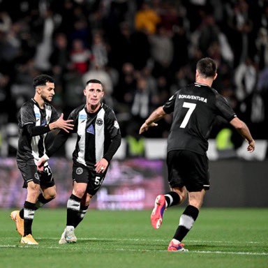 zyz48984534's tweet image. #الشباب 🚨🚨🔥🔥

رغم كل الظروف..

اصابات تضرب الفريق؟
رباط صليبي لـ الظهير والحارس؟
غيابات لعدة نجوم من بداية الموسم؟
فوارق مالية ضخمة؟

رغم كل الظروف الممكنة، الشباب بالتاريخ والإرث يقاتل وينتصر ويصل إلى النقطة 26 

الاهم التعاقدات بالفترة الشتوية نادينا محتاج عمل كبير جداً ✔️…