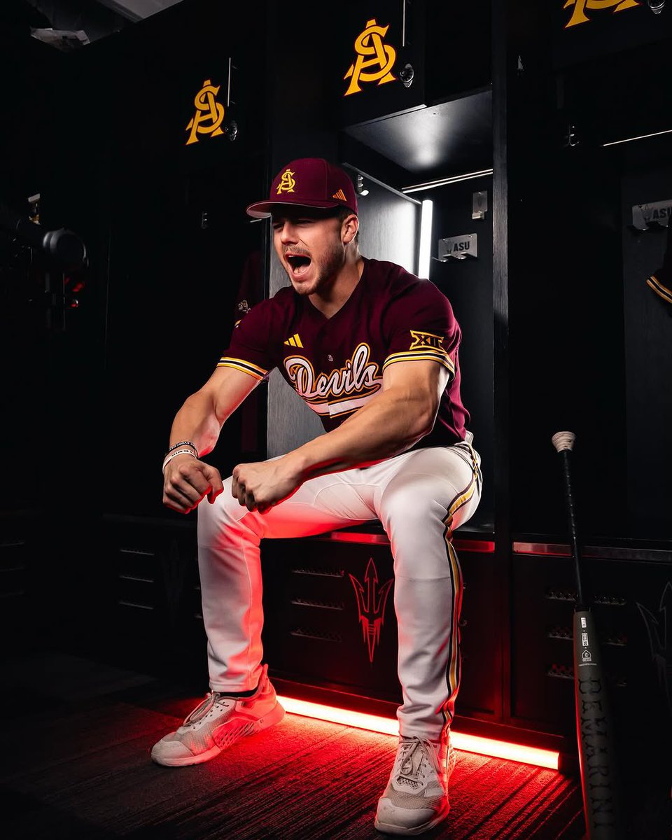 NCAA Baseball tweet media