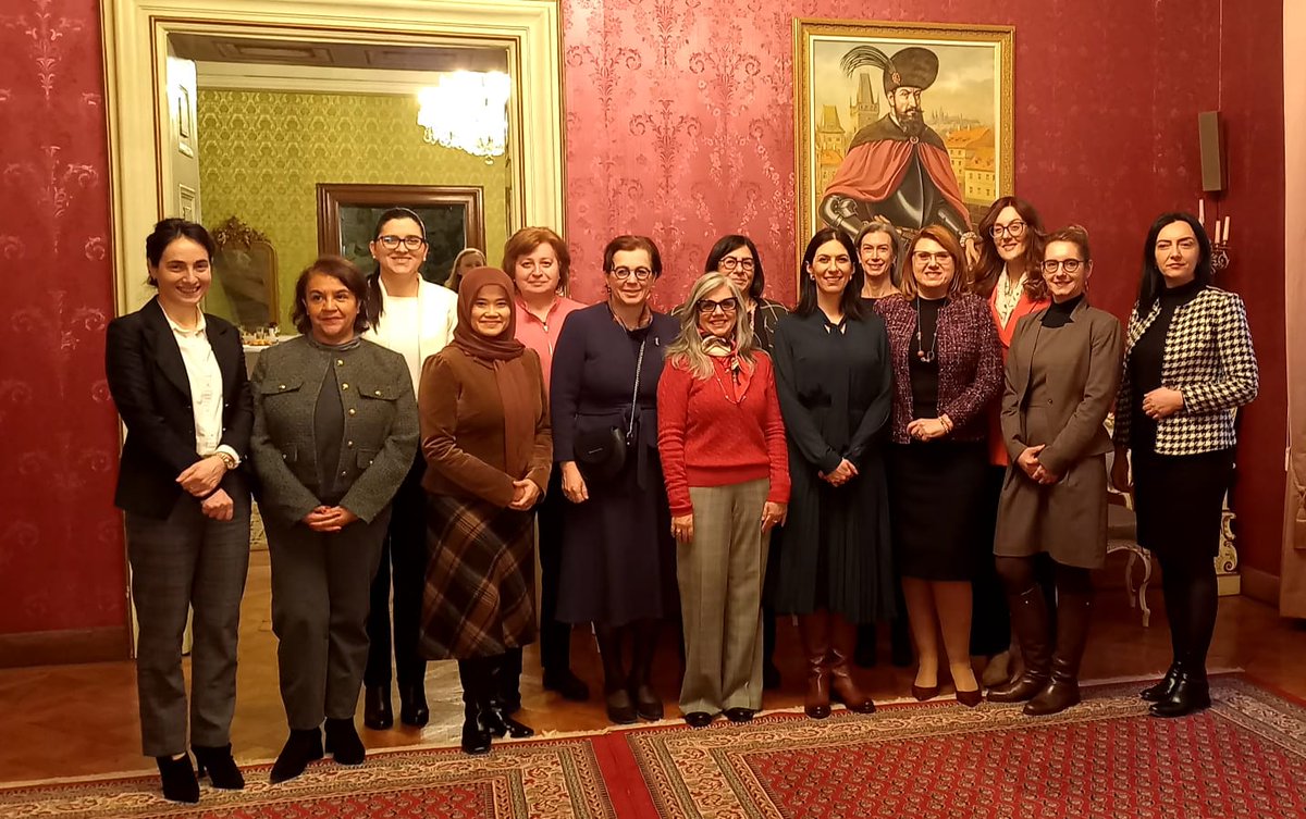 AntoanetaBarta's tweet photo. Start of the diplomatic season with an excellent meeting of the Women Ambassadors' Group, that I have the honor to preside, with the Speaker of the Ch. of Deputies @market_a. Many topics of common interest, from women in politics&amp;diplomacy to geopolitical stakes and challenges. https://t.co/Ujn0QFGRPf